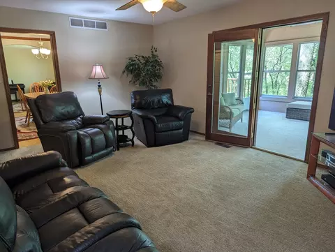 667 Sioux Dr, Freeport, IL 61032 photo 13