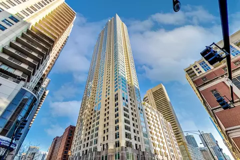33 W Ontario St #22F, Chicago, IL 60654