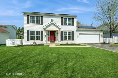 889 Heather Ct, Antioch, IL 60002