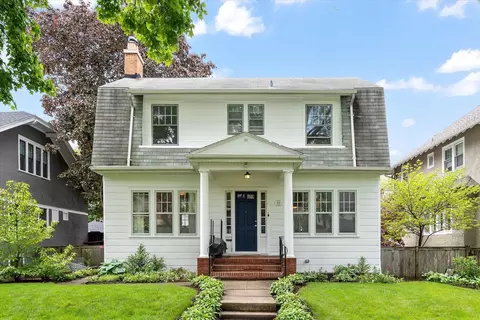 819 Linden Ave, Oak Park, IL 60302