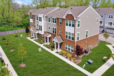 156 Canterbury Way, Lake Zurich, IL 60047