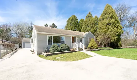 6102 Fairview Ave, Downers Grove, IL 60516