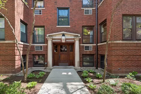 815 Lake St #1S, Oak Park, IL 60301