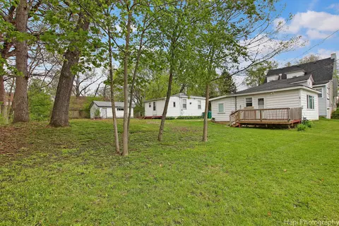 92 Maude Ave, Fox Lake, IL 60020