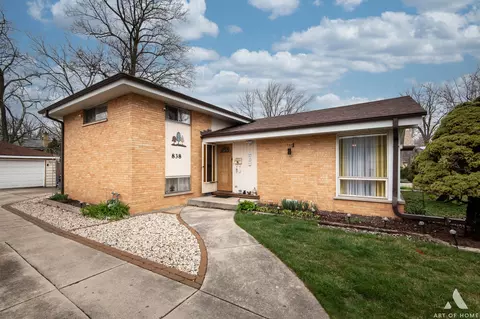 838 S Euclid Ave, Villa Park, IL 60181