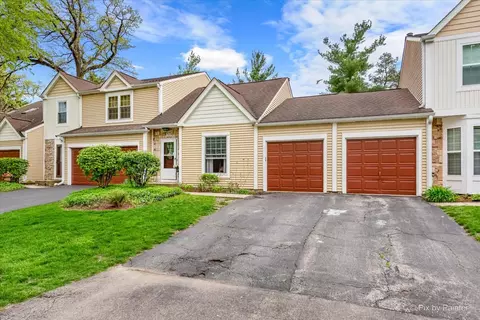 1929 Ozark Pkwy, Algonquin, IL 60102