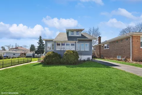 8715 44th Pl, Lyons, IL 60534 photo 2