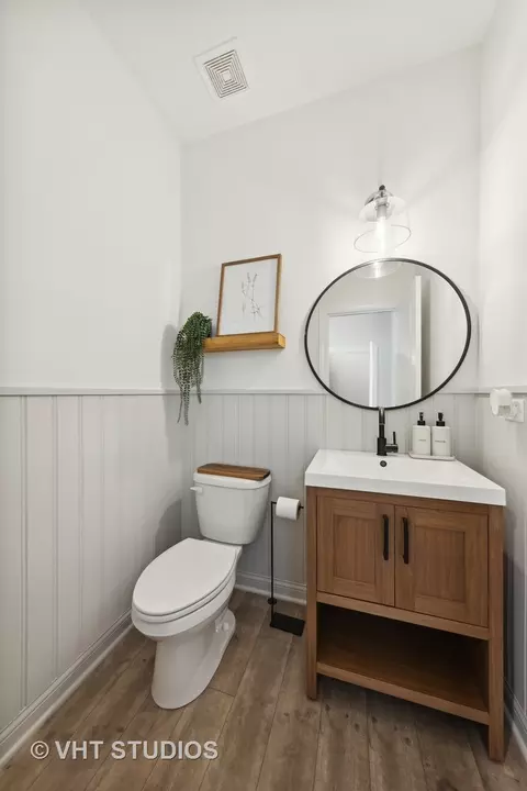 Bath - 7808 W 66th St, Summit, IL 60501 photo 1 of 5