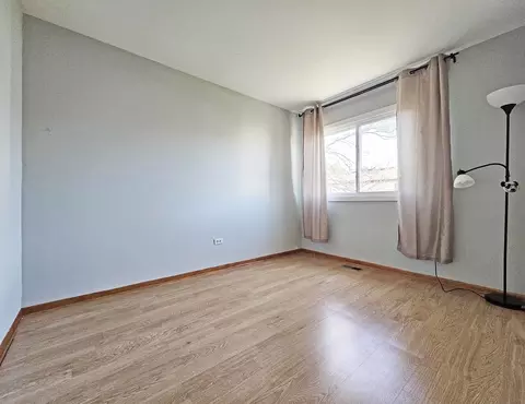 Bedroom - 507 Commanche Trl, Wheeling, IL 60090 photo 3 of 3