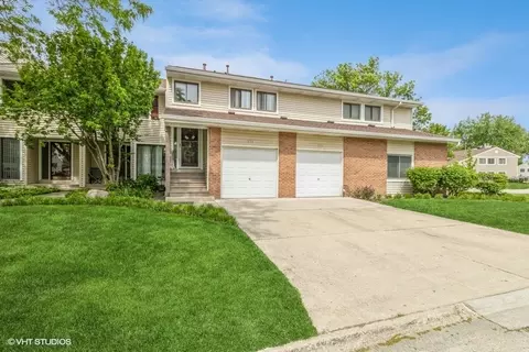 133 Windwood Ct #133, Buffalo Grove, IL 60089