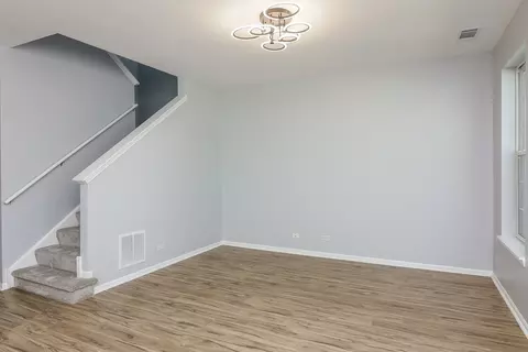 2270 Georgetown Cir, Aurora, IL 60503 photo 4