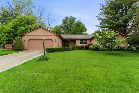 2507 Appaloosa Ln, Mahomet, IL 61853