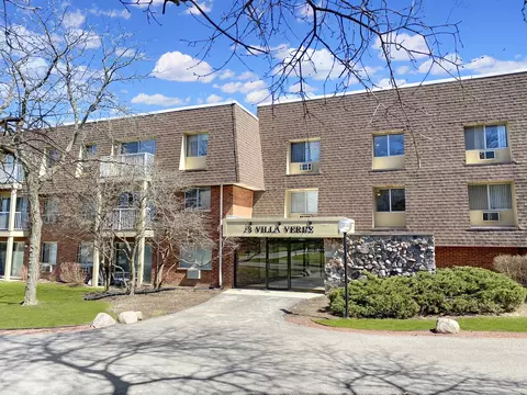 3 Villa Verde Dr #209, Buffalo Grove, IL 60089