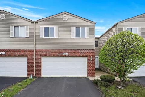 16553 Willow Walk Dr, Lockport, IL 60441