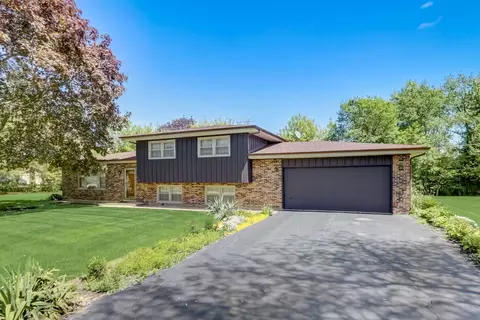 513 W Daniels Rd, Palatine, IL 60067