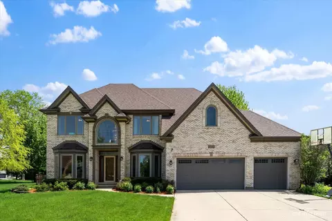 2004 Tee Girl Ct, Naperville, IL 60564