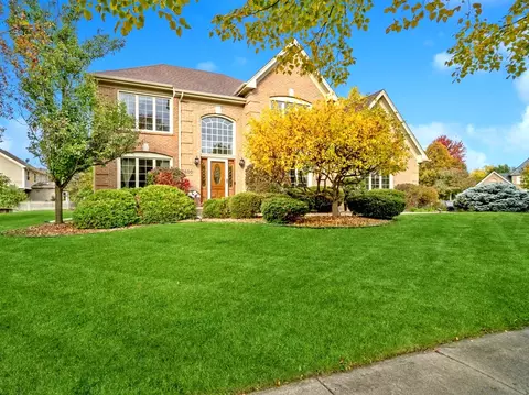 2600 Meadowlark Dr, West Chicago, IL 60185