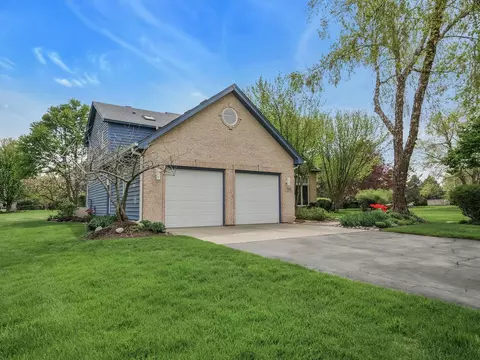 1515 Pine St, Spring Grove, IL 60081 photo 2