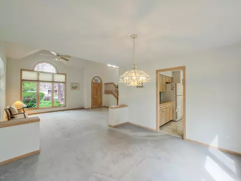 1515 Pine St, Spring Grove, IL 60081 photo 17
