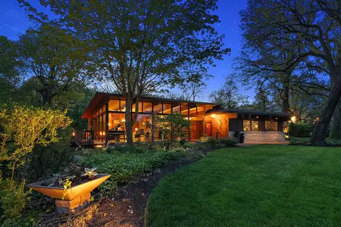 19422 Woodedge Ln, Mokena, IL 60448