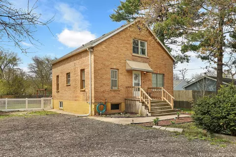 Exterior - 4817 Roberts Rd, Mchenry, IL 60051 photo 2 of 6