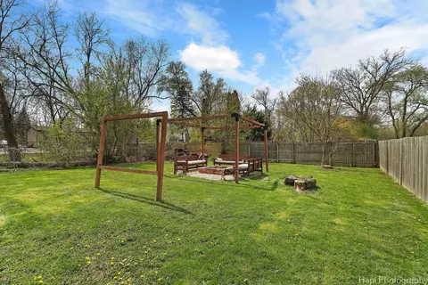 Exterior - 4817 Roberts Rd, Mchenry, IL 60051 photo 6 of 6