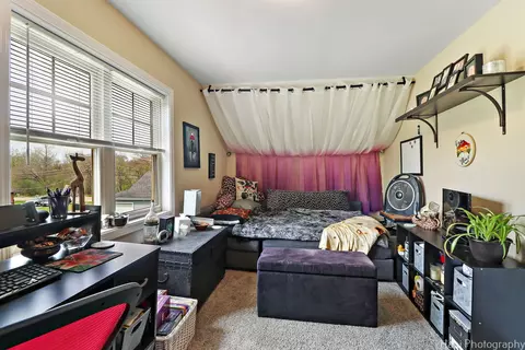 Bedroom - 4817 Roberts Rd, Mchenry, IL 60051 photo 4 of 5