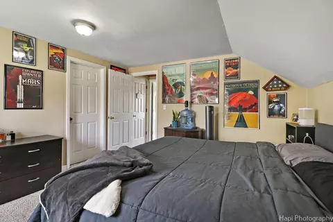 Bedroom - 4817 Roberts Rd, Mchenry, IL 60051 photo 3 of 5