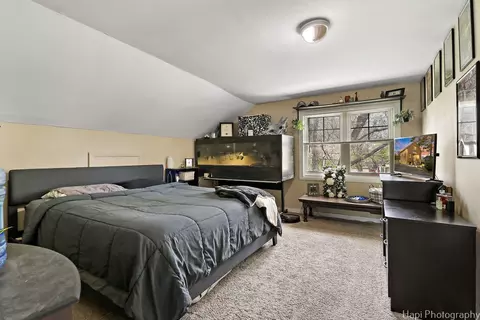 Bedroom - 4817 Roberts Rd, Mchenry, IL 60051 photo 2 of 5