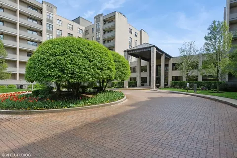 4545 W Touhy Ave #704E, Lincolnwood, IL 60712