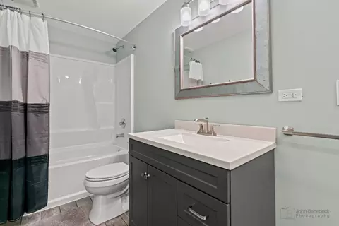 Bath - 176 S Channing St, Elgin, IL 60120 photo 7 of 7