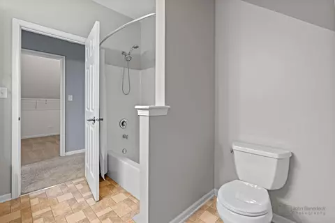 Bath - 176 S Channing St, Elgin, IL 60120 photo 3 of 7
