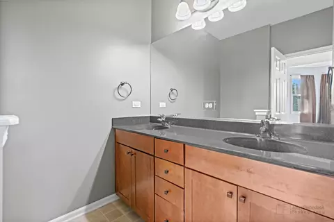 Bath - 176 S Channing St, Elgin, IL 60120 photo 4 of 7