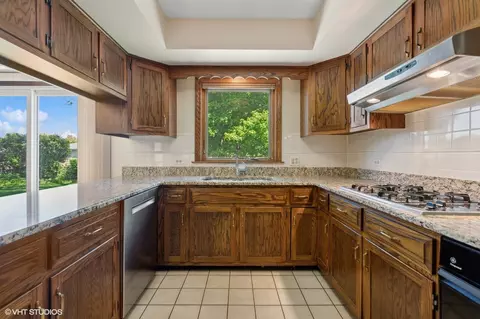 195 Old Forge Rd, Elgin, IL 60123 photo 4