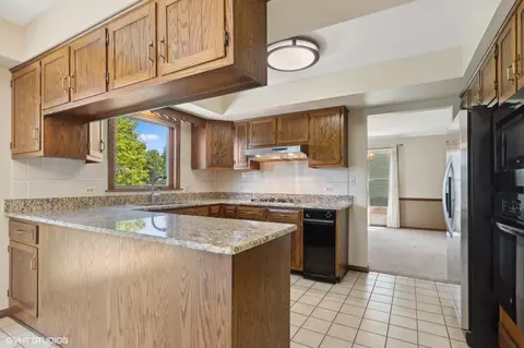 195 Old Forge Rd, Elgin, IL 60123 photo 5