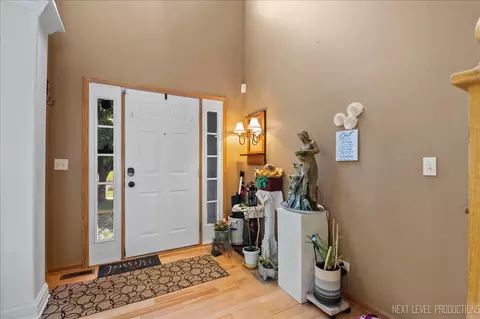 607 Sumac Dr, Aurora, IL 60506 photo 3