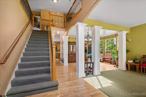 607 Sumac Dr, Aurora, IL 60506 photo 4