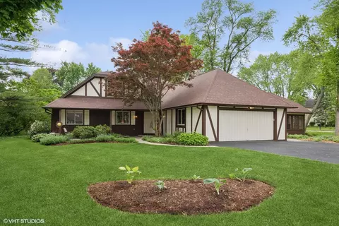 26 W055 Sioux Ct, Wheaton, IL 60189
