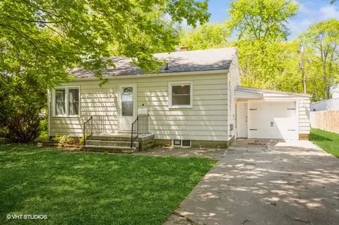 107 N Main St, Lincoln, IL 62656