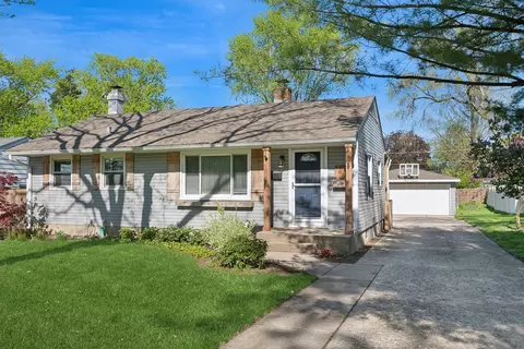145 S Archer Ave, Mundelein, IL 60060