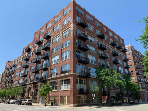 1500 W Monroe St #306, Chicago, IL 60607