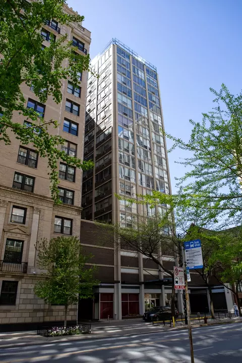 3110 N Sheridan Rd #802, Chicago, IL 60657