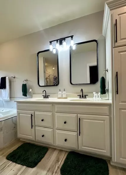 Bath - 4801 Sandcherry Dr, Champaign, IL 61822 photo 3 of 18