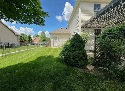 Exterior - 4801 Sandcherry Dr, Champaign, IL 61822 photo 29 of 35