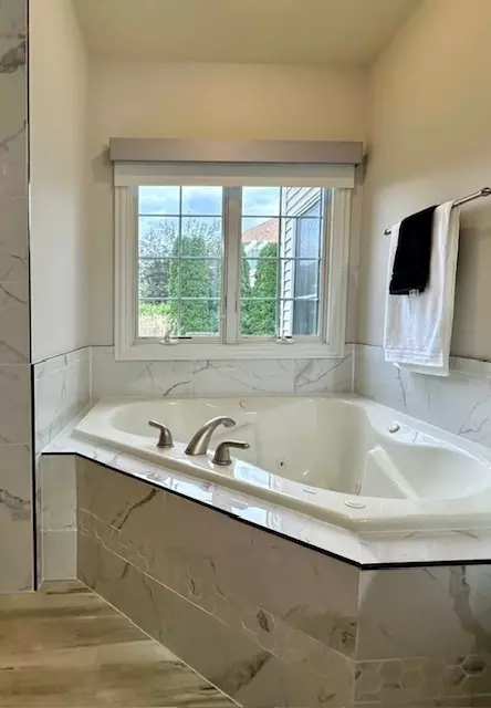 Bath - 4801 Sandcherry Dr, Champaign, IL 61822 photo 6 of 18