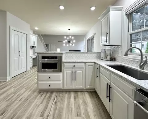 Kitchen - 4801 Sandcherry Dr, Champaign, IL 61822 photo 4 of 31