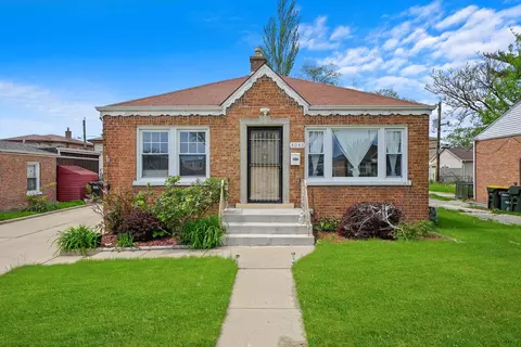 4048 Grace St, Schiller Park, IL 60176