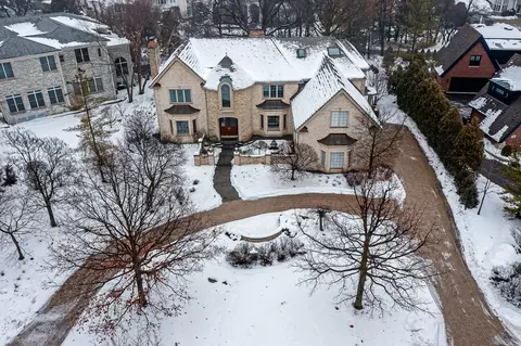 202 Covington Ct, Oak Brook, IL 60523