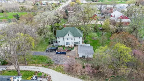 25 W673 Lies Rd, Carol Stream, IL 60188