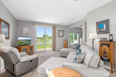 Living - 1703 Spaulding Rd, Bartlett, IL 60103 photo 1 of 1